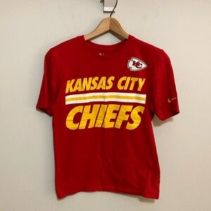 Nike Red NFL Team Tee Kansas City Chiefs Red T-Shirt, size small, athletic cut